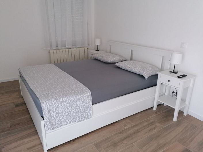 Image No.13-8 Bed Property for sale