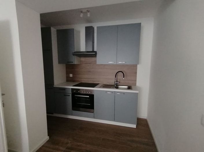 Image No.7-8 Bed Property for sale