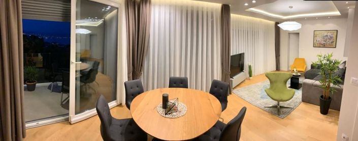 Image No.10-9 Bed Property for sale