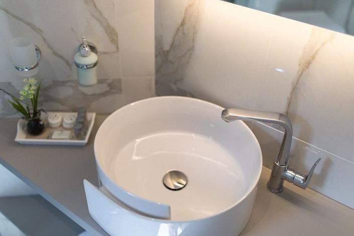 Image No.12-9 Bed Property for sale