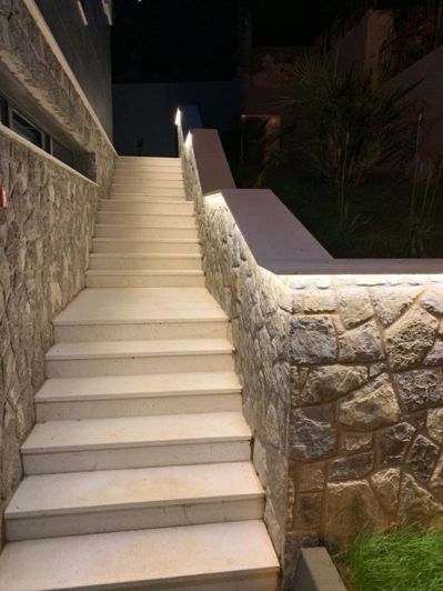 Image No.7-9 Bed Property for sale