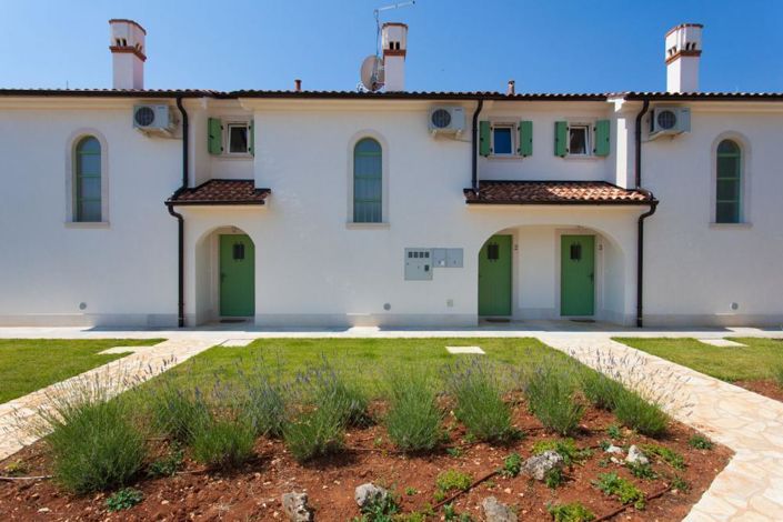 Image No.18-6 Bed Property for sale