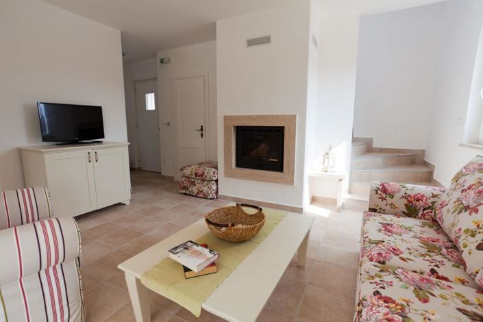 Image No.22-6 Bed Property for sale