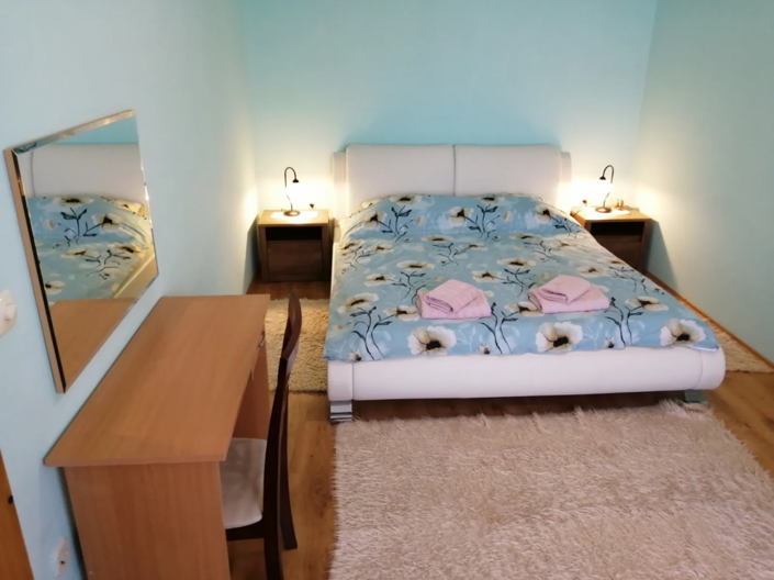 Image No.19-9 Bed Property for sale