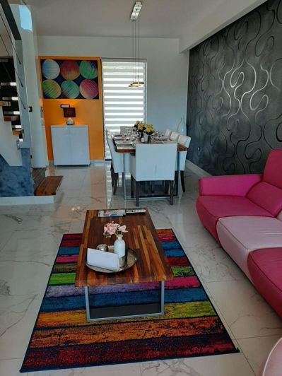 Image No.15-8 Bed Property for sale