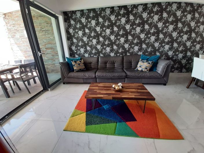 Image No.22-8 Bed Property for sale