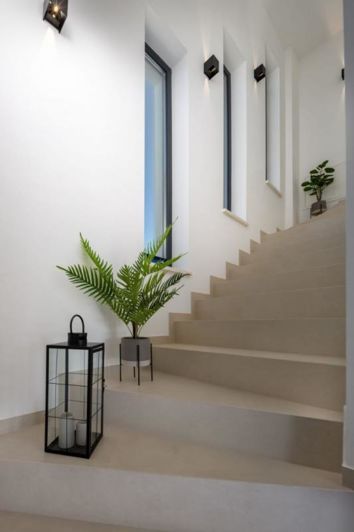 Image No.13-3 Bed Property for sale