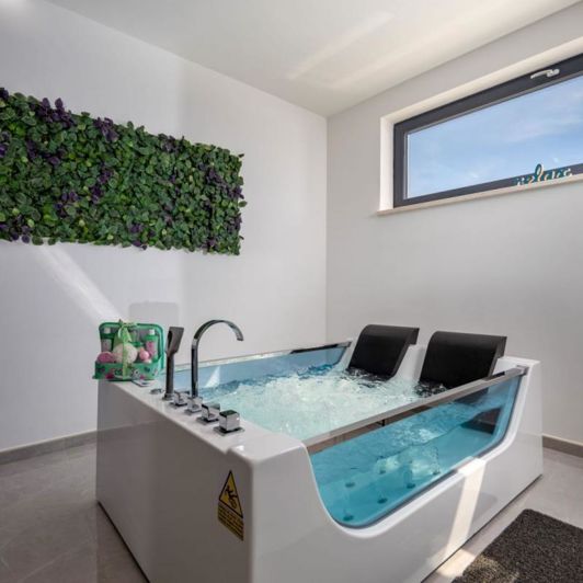 Image No.7-3 Bed Property for sale