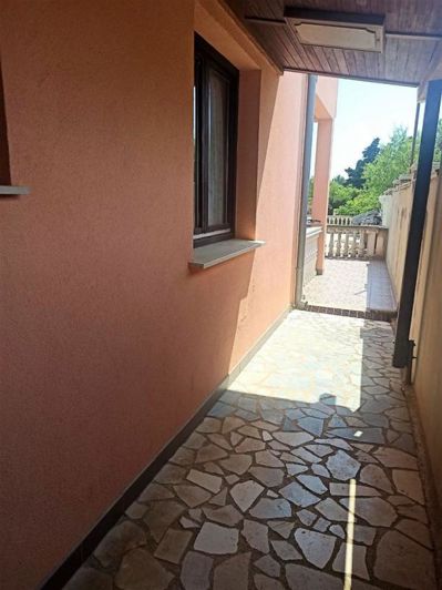 Image No.20-10 Bed Property for sale