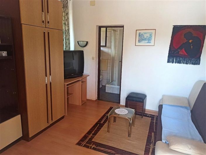 Image No.22-10 Bed Property for sale