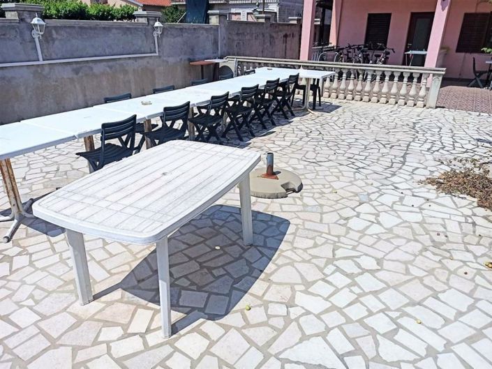 Image No.5-10 Bed Property for sale