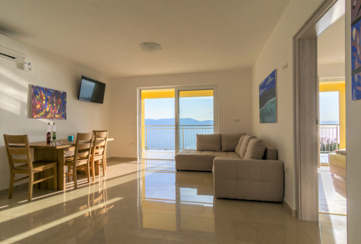 Image No.10-9 Bed Property for sale