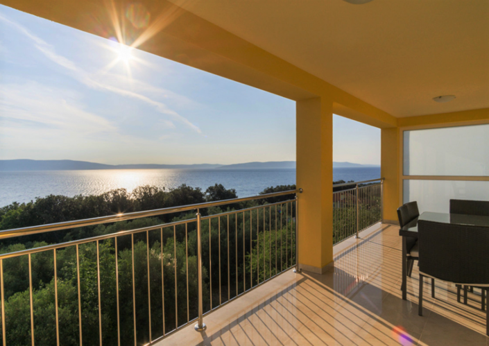 Image No.17-9 Bed Property for sale