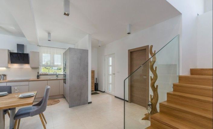 Image No.13-3 Bed Property for sale