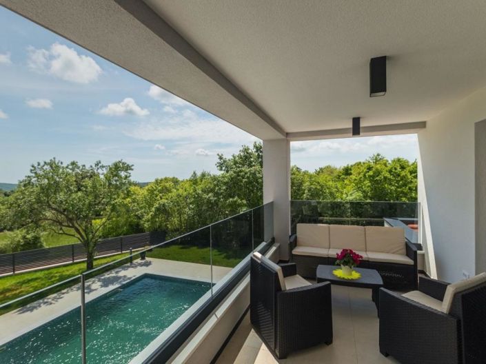 Image No.6-3 Bed Property for sale