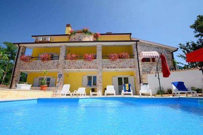 Image No.1-10 Bed Property for sale
