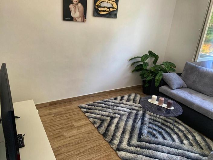 Image No.24-5 Bed Property for sale