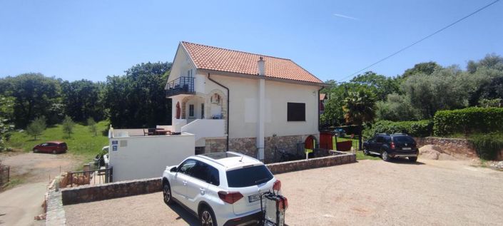 Image No.1-6 Bed Property for sale