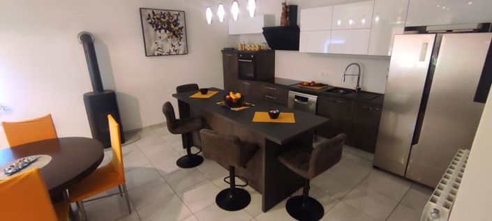 Image No.13-6 Bed Property for sale