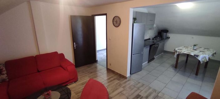 Image No.19-6 Bed Property for sale