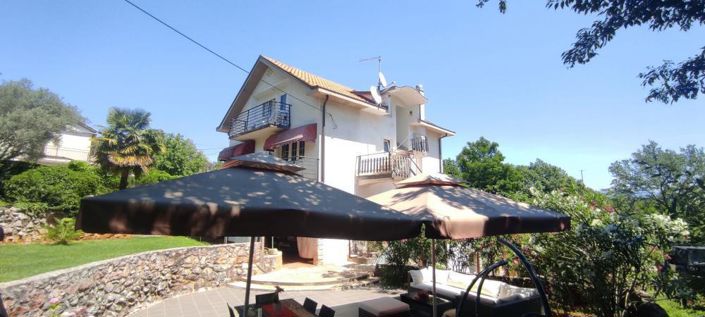 Image No.4-6 Bed Property for sale