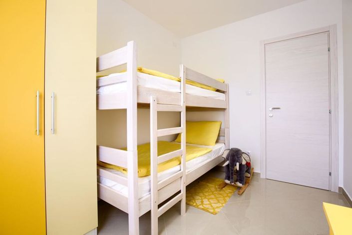 Image No.13-7 Bed Property for sale