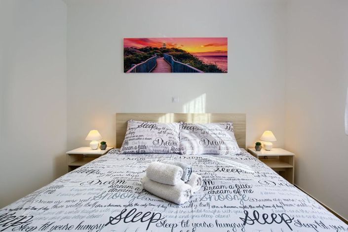 Image No.15-7 Bed Property for sale