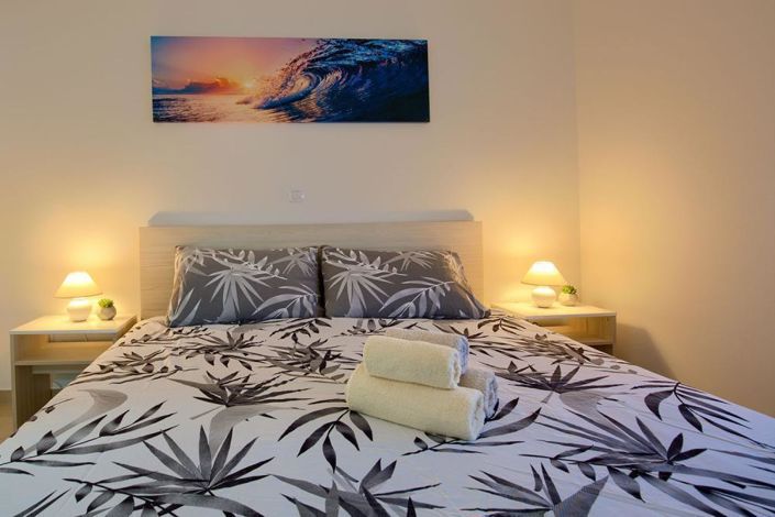 Image No.19-7 Bed Property for sale