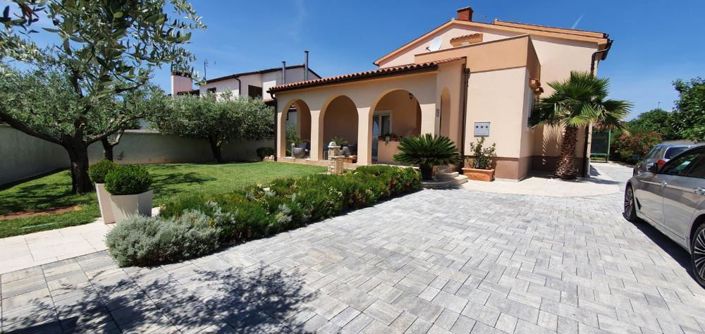 Image No.23-5 Bed Property for sale