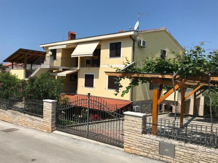 Image No.1-10 Bed Property for sale