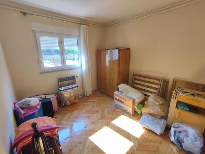 Image No.10-12 Bed Property for sale