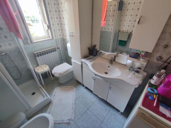 Image No.18-12 Bed Property for sale