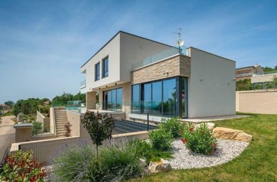 1 - Porec, Property