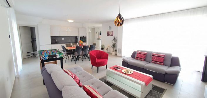 Image No.6-3 Bed Property for sale