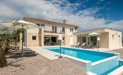 1 - Labin, Property
