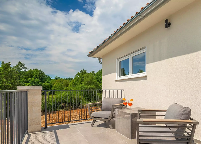 Image No.21-3 Bed Property for sale