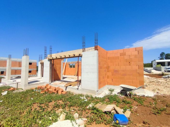 Image No.1-4 Bed Property for sale
