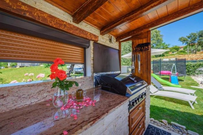 Image No.8-4 Bed Property for sale