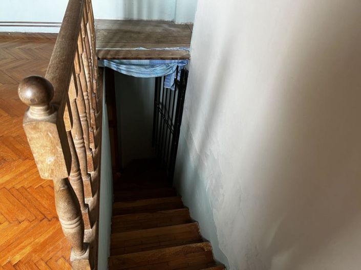 Image No.12-13 Bed Property for sale