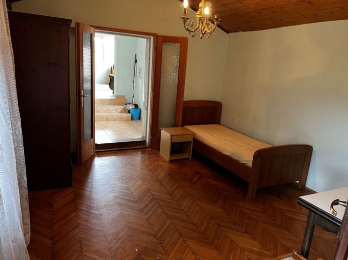 Image No.24-13 Bed Property for sale