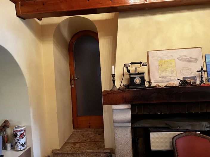 Image No.8-13 Bed Property for sale