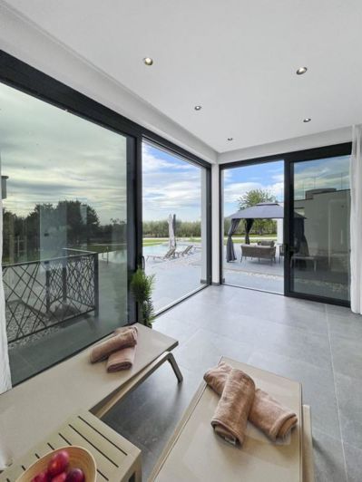 Image No.11-4 Bed Property for sale