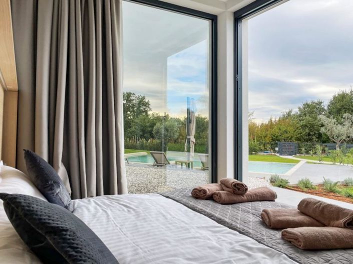 Image No.14-4 Bed Property for sale