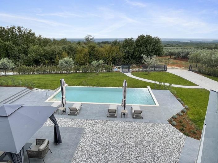 Image No.20-4 Bed Property for sale