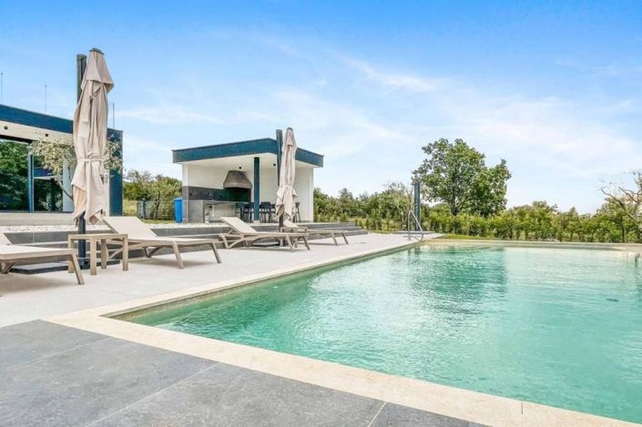 Image No.5-4 Bed Property for sale