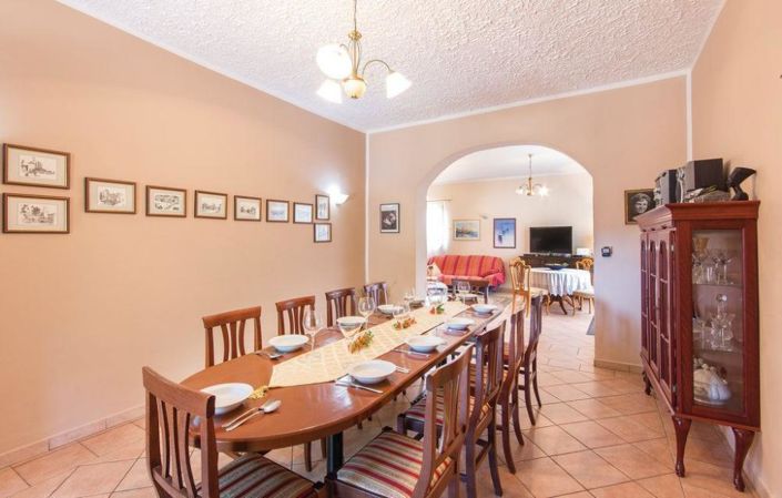 Image No.13-5 Bed Property for sale