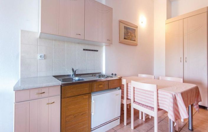 Image No.22-5 Bed Property for sale