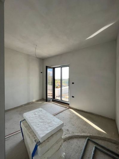 Image No.14-3 Bed Property for sale