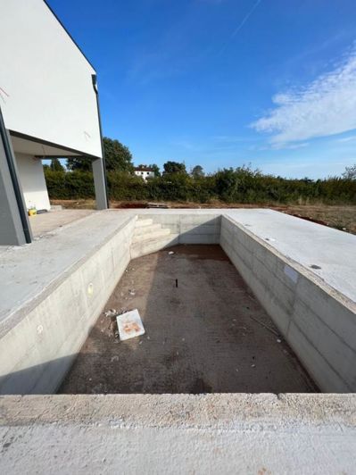 Image No.6-3 Bed Property for sale