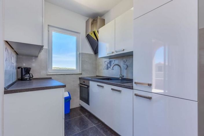 Image No.11-7 Bed Property for sale